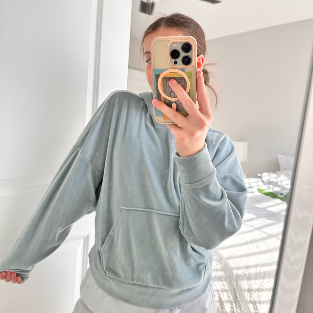 American Eagle cropped hoodie!